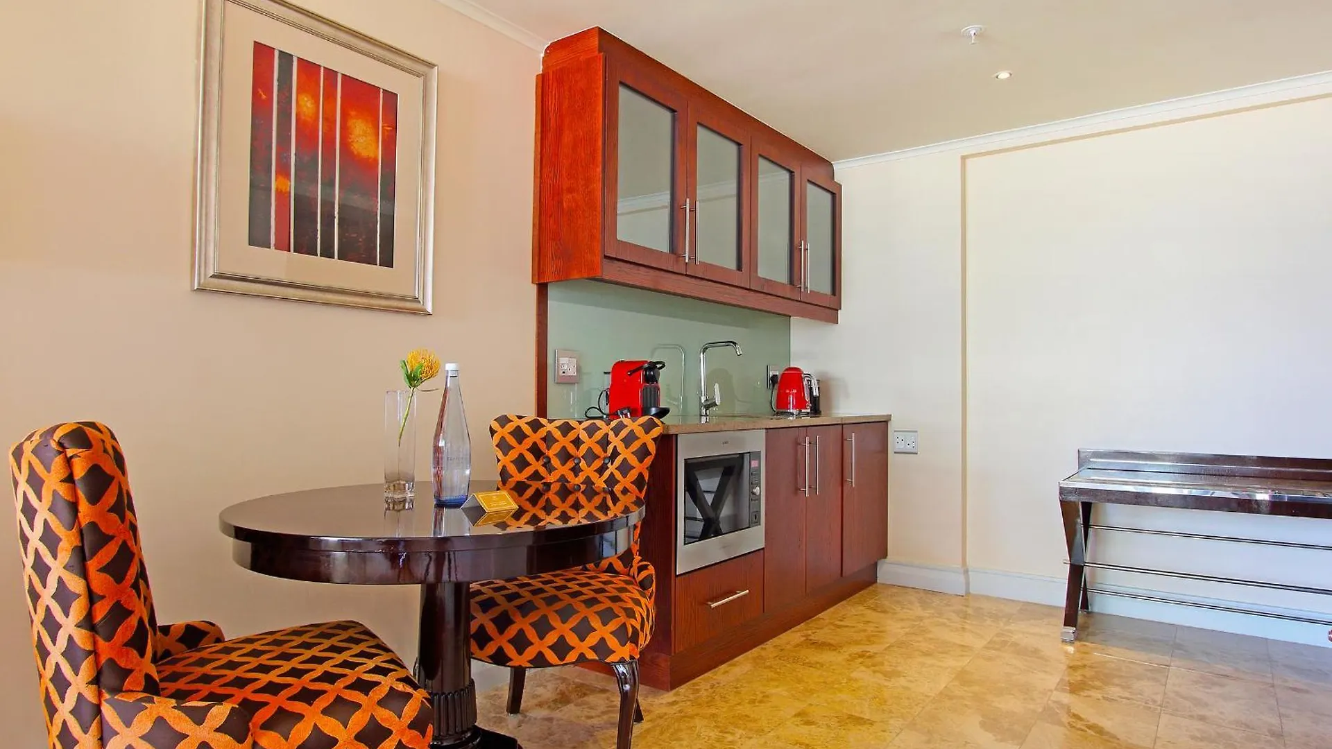 Taj Cape Town - Spacious 5 Star Apart-Hotel With Kitchenette Hotel